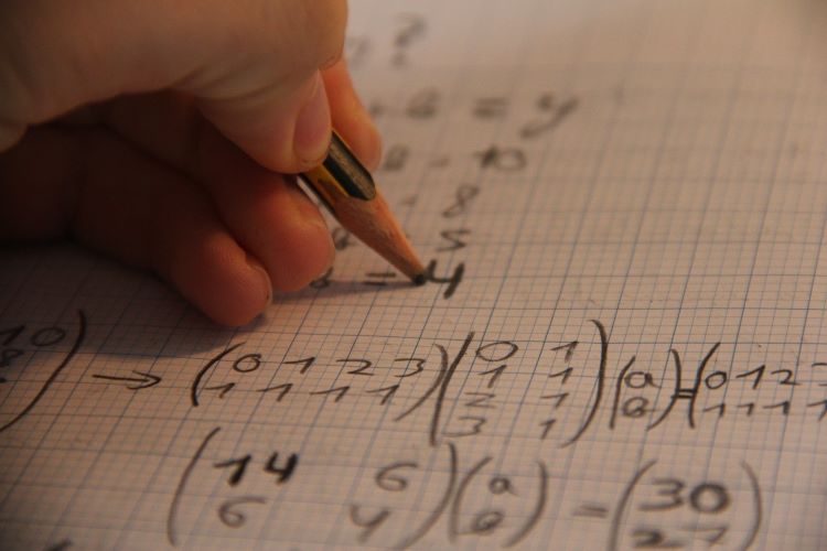 Profesor o Profesora de Matemática y Computación para Proyecto FONDEF