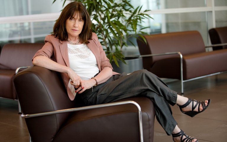 Directora del IE y del CIAE, Alejandra Mizala, asume como presidenta del directorio de Comunidad Mujer