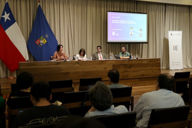 Presidenta de la Comisión Experta y destacados especialistas analizaron la propuesta constitucional en educación
