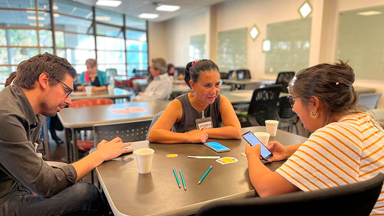 Con éxito se desarrolló taller en habilidades digitales para docentes