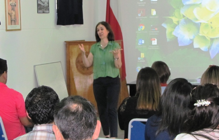 Docentes de liceos técnicos participaron de taller para trabajar en el aula comprensión lectora y producción escrita