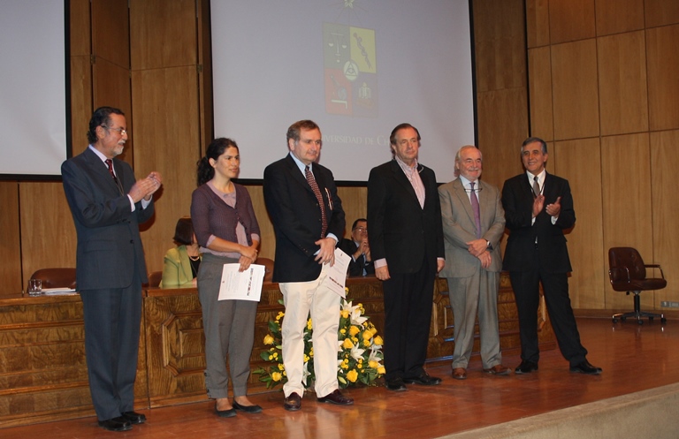 CIAE recibe reconocimiento a la excelencia en Inauguración de Año Académico