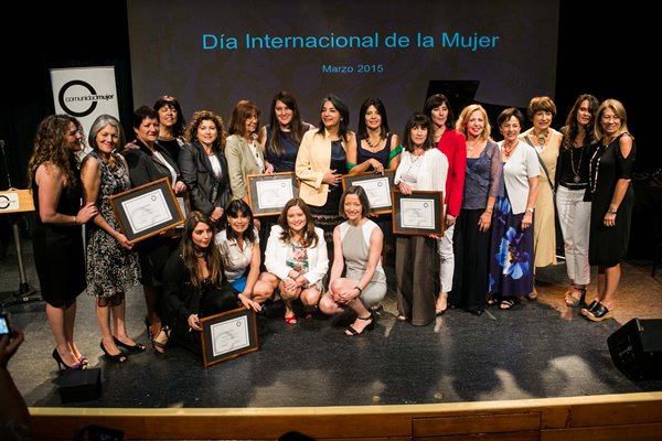 Directora académica del CIAE, Alejandra Mizala, fue distinguida por ComunidadMujer en conmemoración del Día Internacional de la Mujer