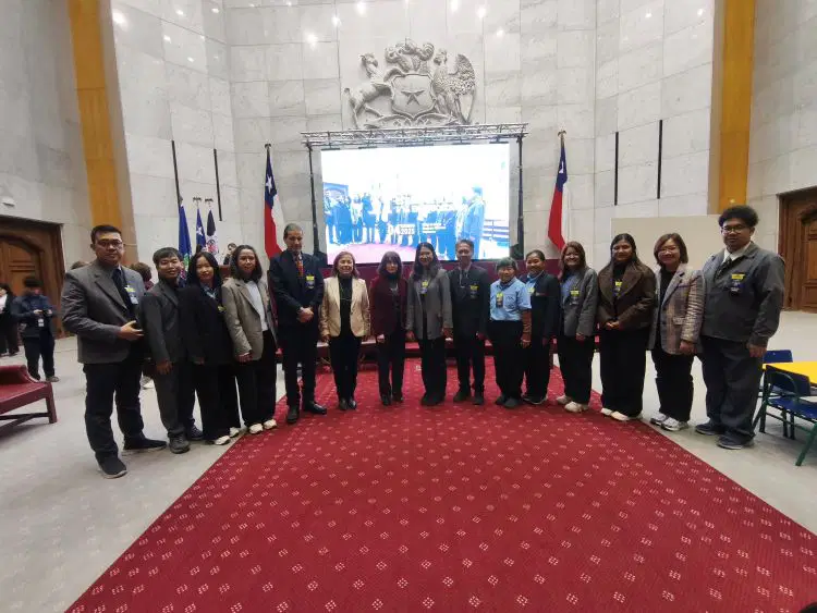 Autoridades junto a la delegación de expertos tailandeses.