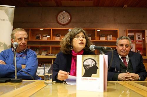 Lanzan libro que analiza la cotidianeidad desde el punto de vista de las neurociencias