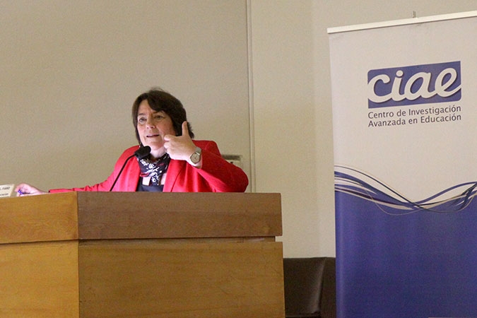 Ministra de Educación en Seminario U. de Chile: \\"Estábamos dejando morir el patrimonio del país que es la educación pública\\"