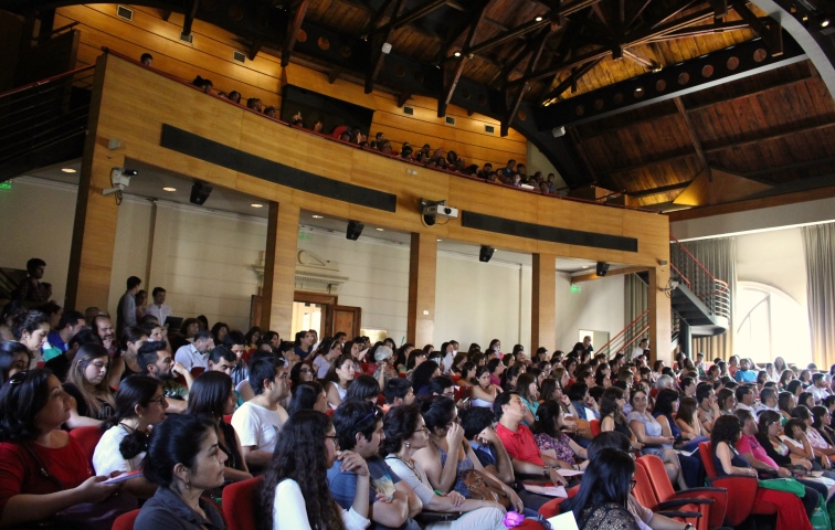 Casi 400 profesores de todo Chile se capacitan en los cursos de educación continua del CMM y el CIAE