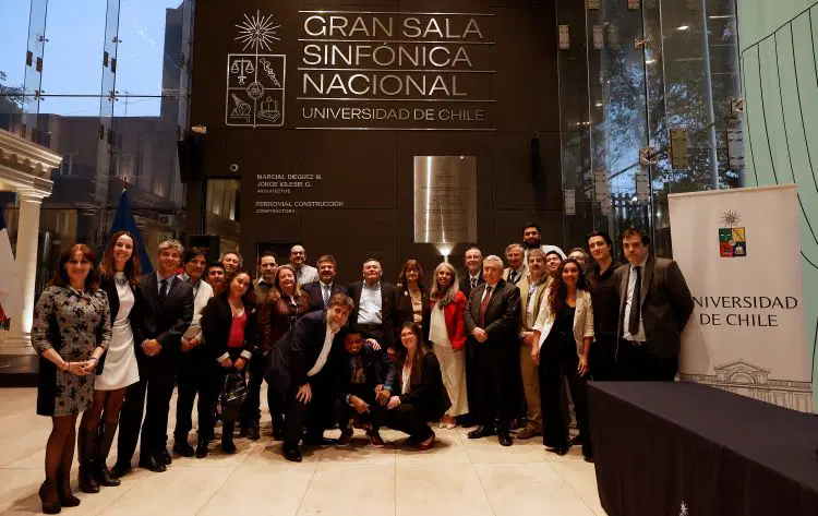 Unidades académicas de VM20 develan placa inaugural del nuevo complejo universitario