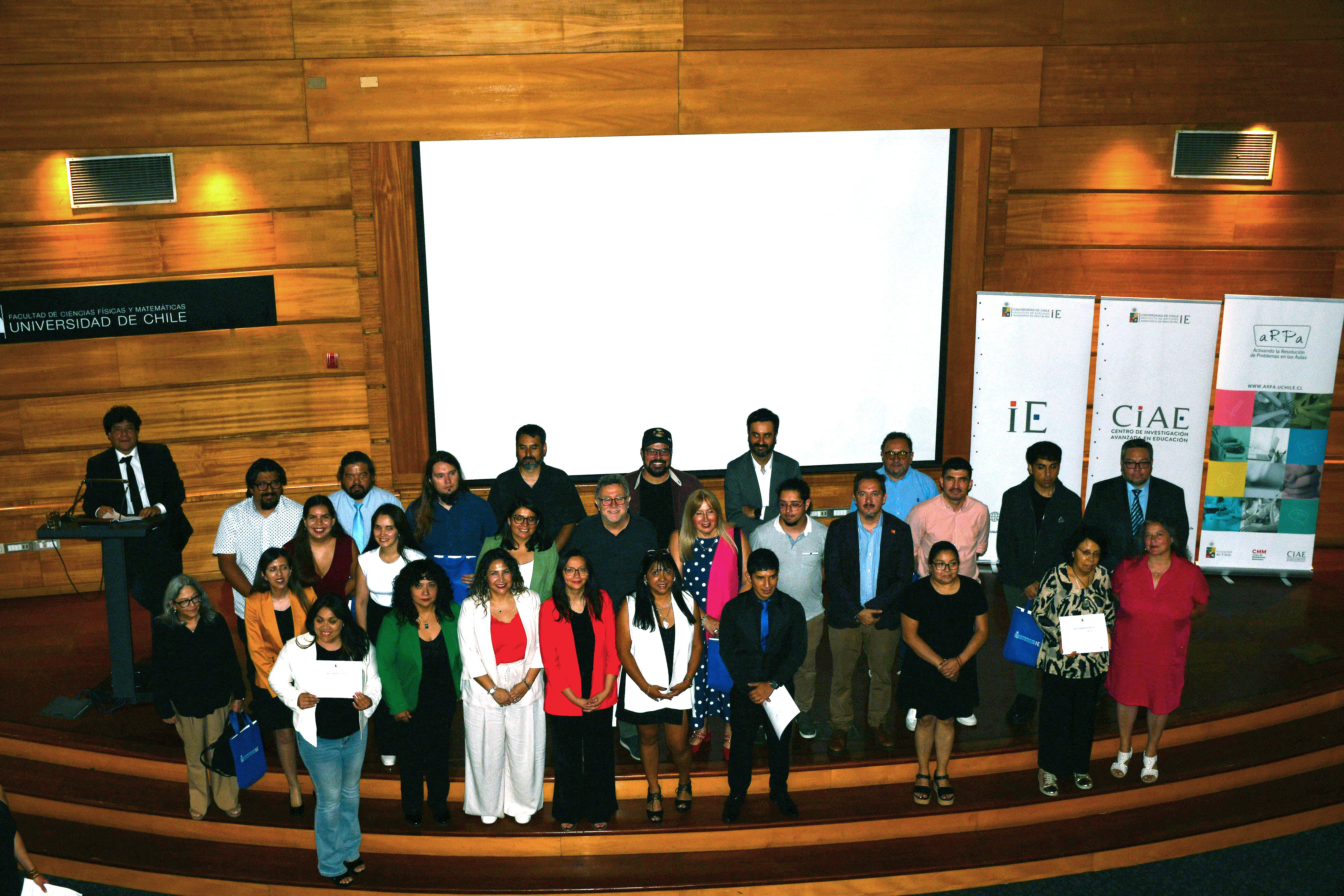 Más de 100 docentes se gradúan diploma ARPA que fortalece la enseñanza de la matemática en educación superior