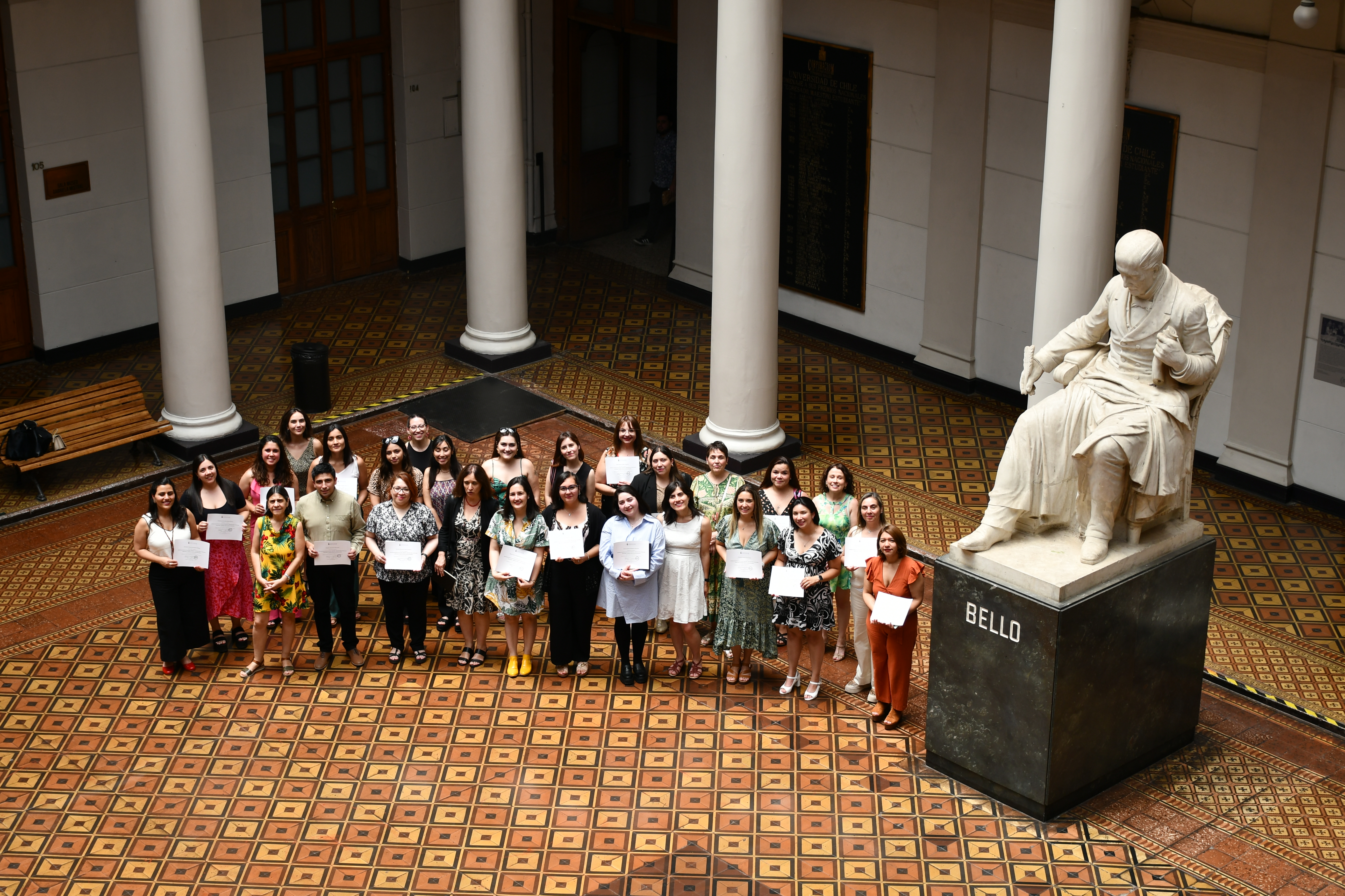 30 profesionales de distintas regiones del país egresan de diploma sobre Lectura, Escritura y Oralidad en educación parvularia y básica dictado por el IE