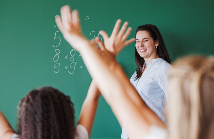 Estudio sobre nueve cohortes de estudiantes de enseñanza media revela cómo los estereotipos de género influyen en la elección de cursos electivos